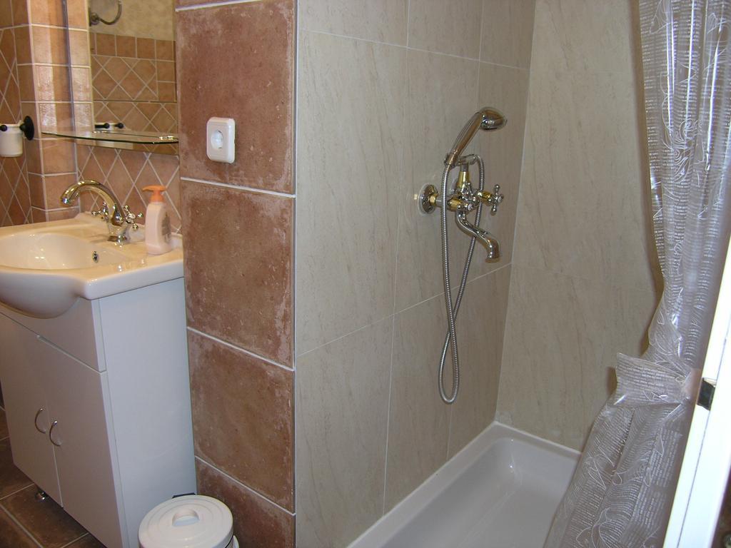 Apartment Damijan Krk Town Exterior photo