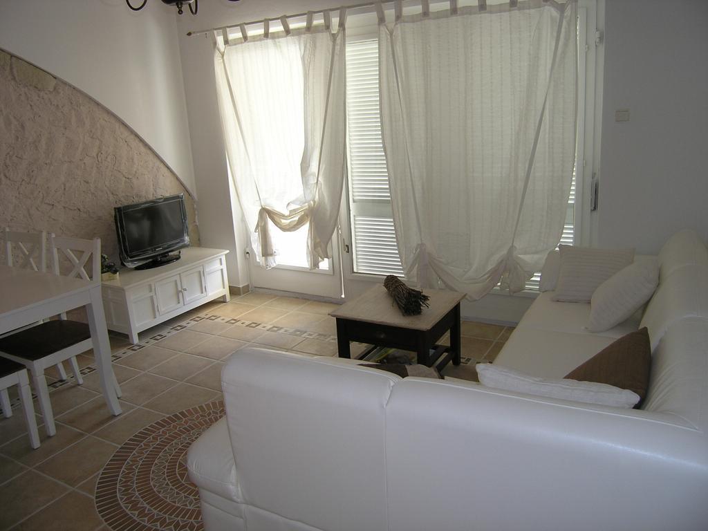Apartment Damijan Krk Town Exterior photo